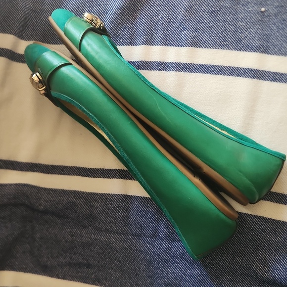 A2175 Daphnee Coach Shoes - Picture 4 of 9